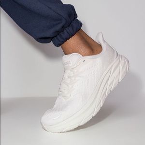 HOKA Women's Clifton 8